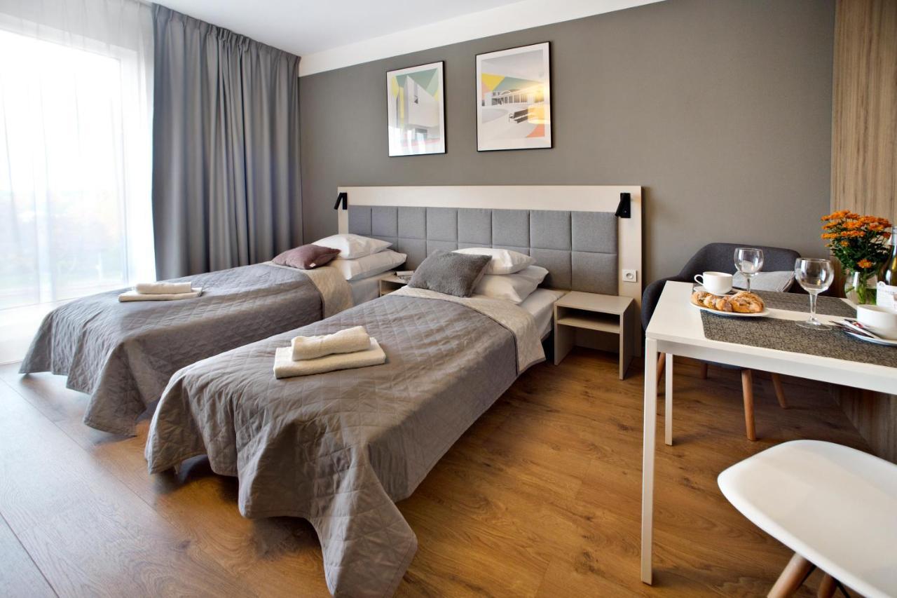 Wolska Serviced Apartments Варшава Екстер'єр фото