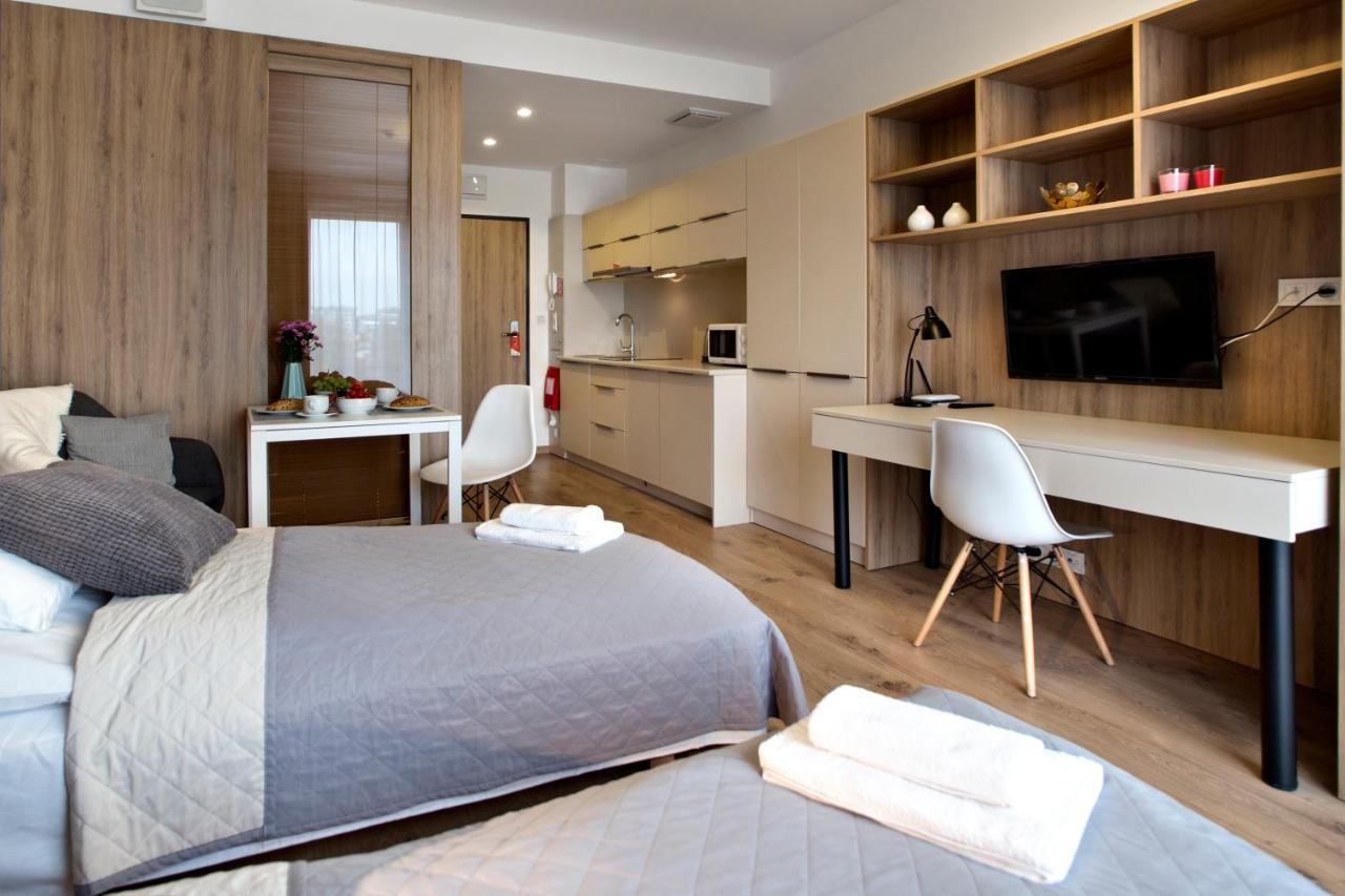 Wolska Serviced Apartments Варшава Екстер'єр фото