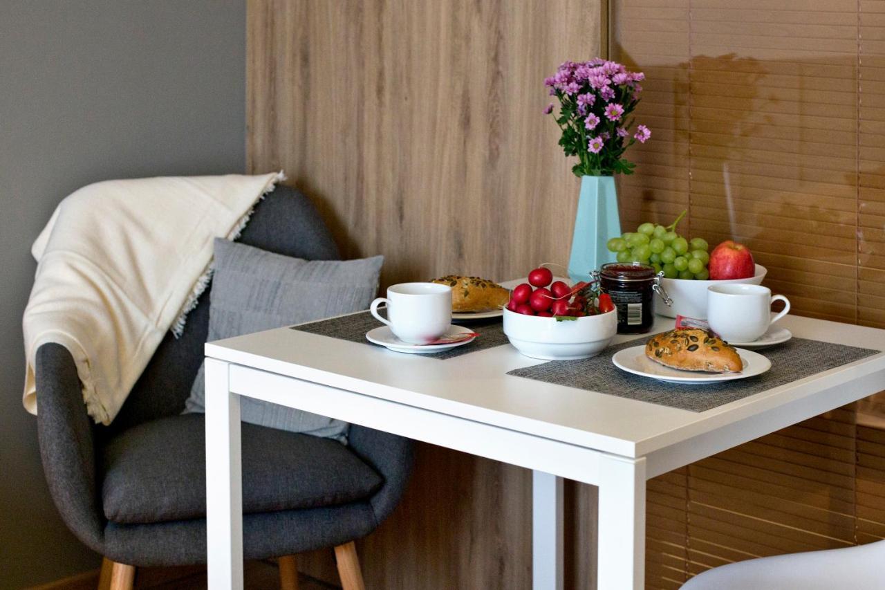 Wolska Serviced Apartments Варшава Екстер'єр фото