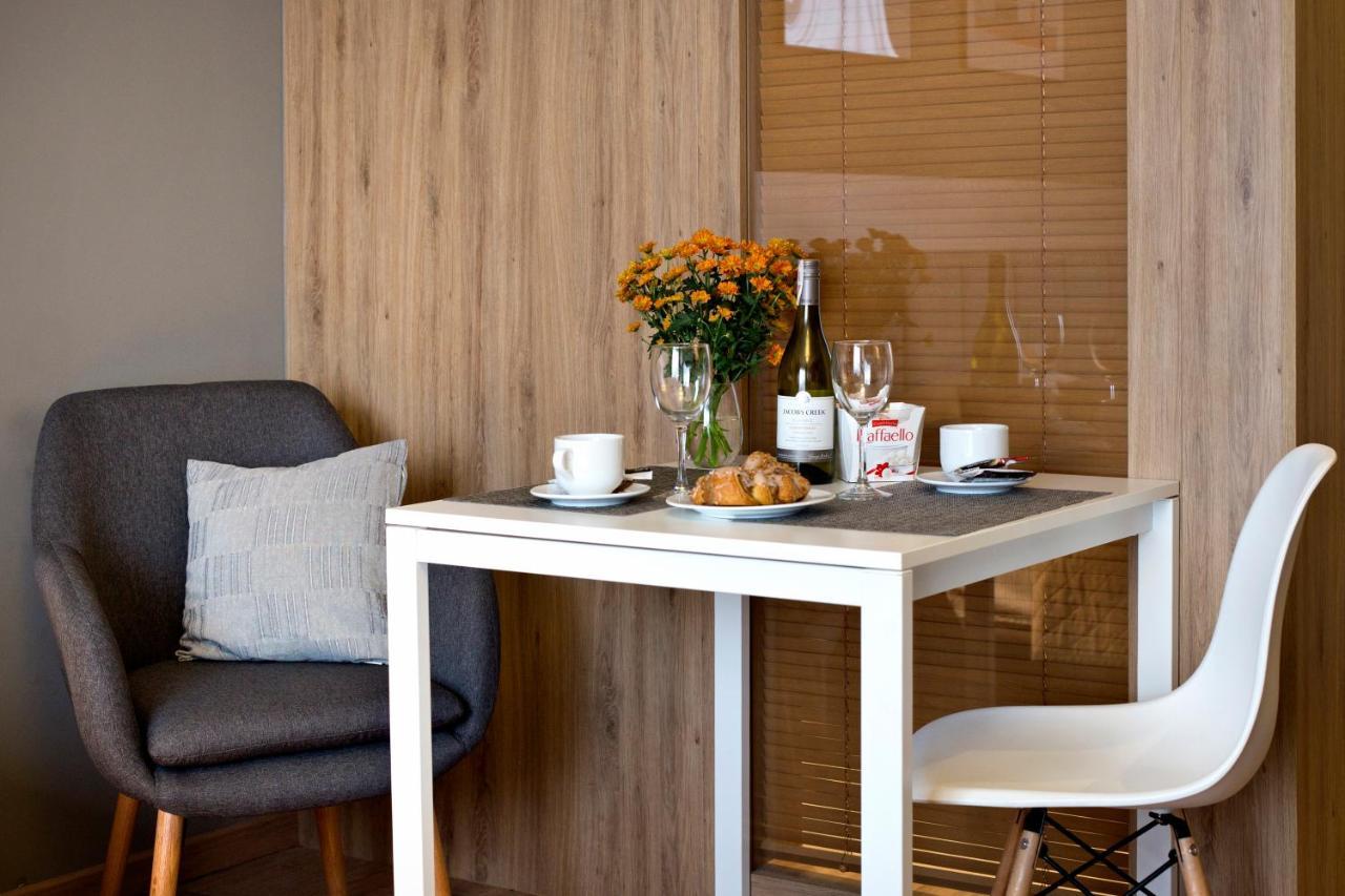 Wolska Serviced Apartments Варшава Екстер'єр фото