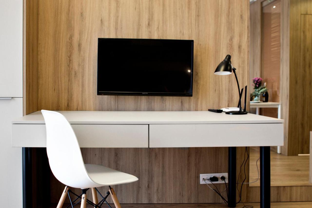 Wolska Serviced Apartments Варшава Екстер'єр фото