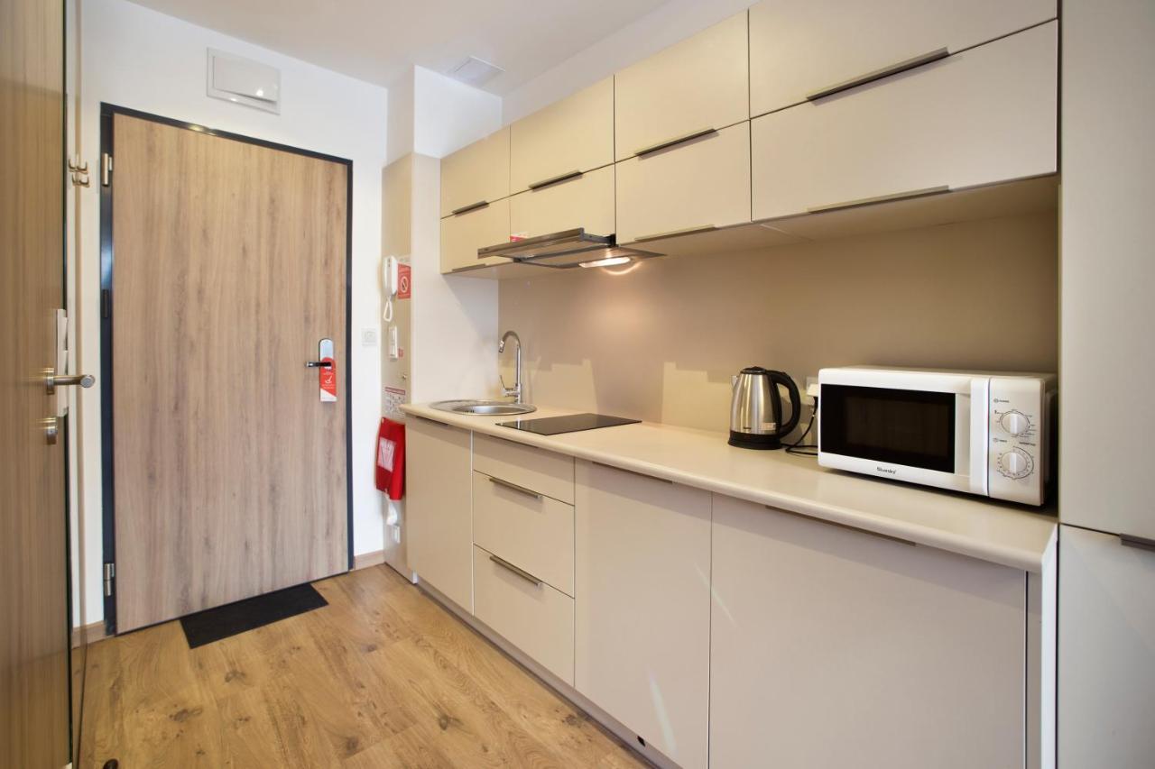 Wolska Serviced Apartments Варшава Екстер'єр фото