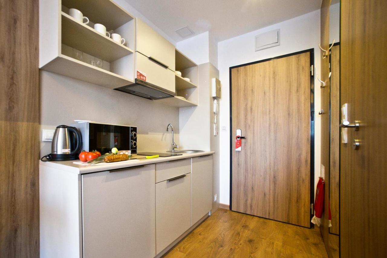 Wolska Serviced Apartments Варшава Екстер'єр фото