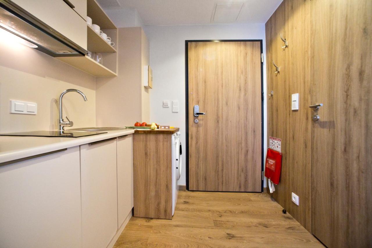 Wolska Serviced Apartments Варшава Екстер'єр фото